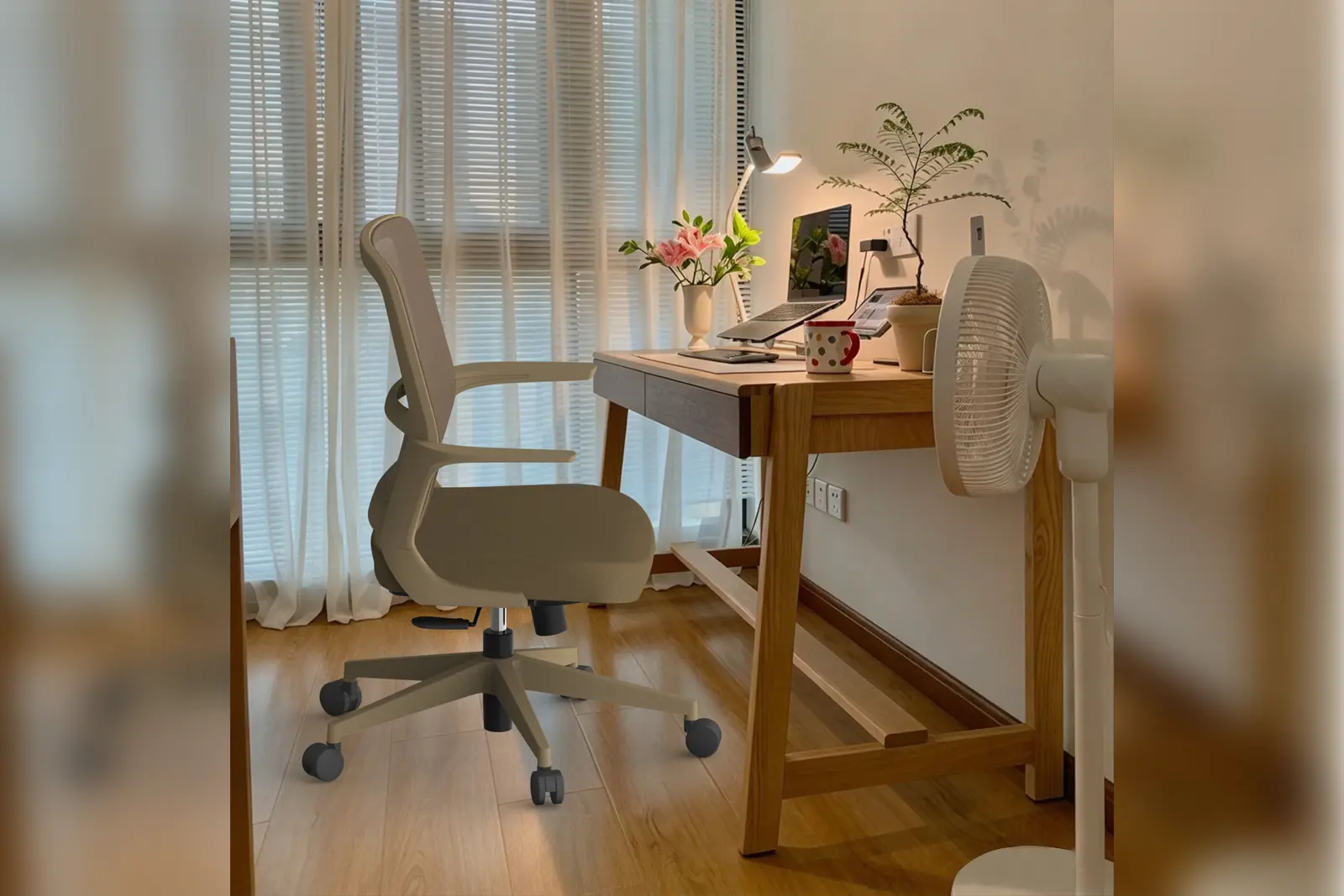 RC-016 Office Chair - Office Scene